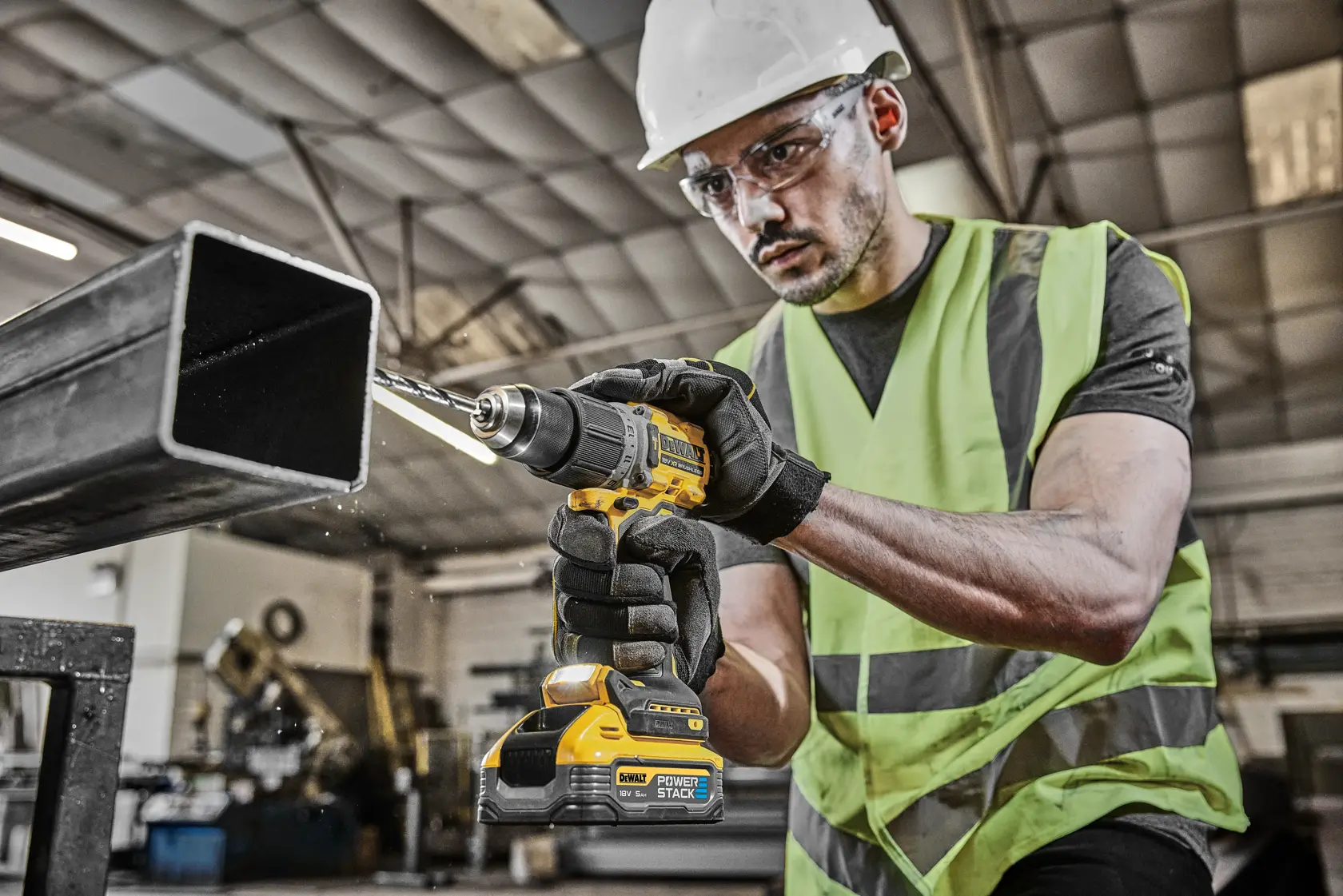 18V XR® Brushless Hammer Drill Driver - 2 X 5Ah POWERSTACK™ Battery