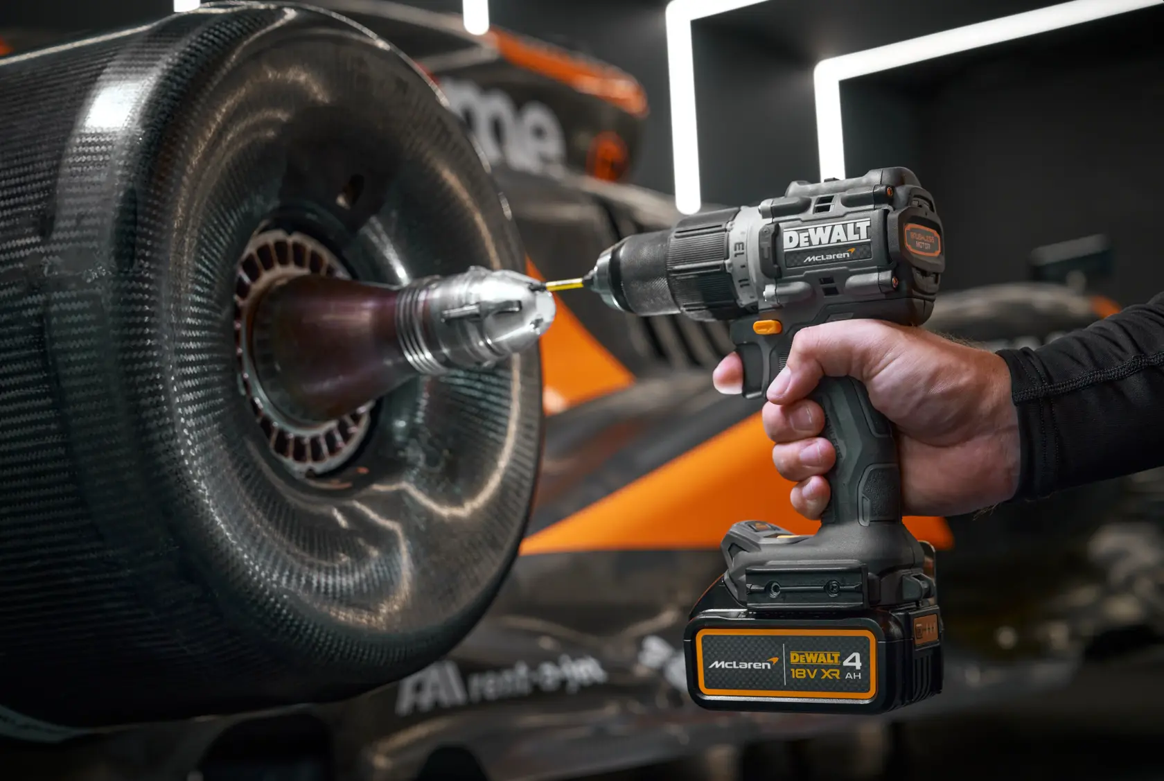x McLaren F1 Team 18V XR® Brushless Hammer Drill Driver - 1 x 4AH