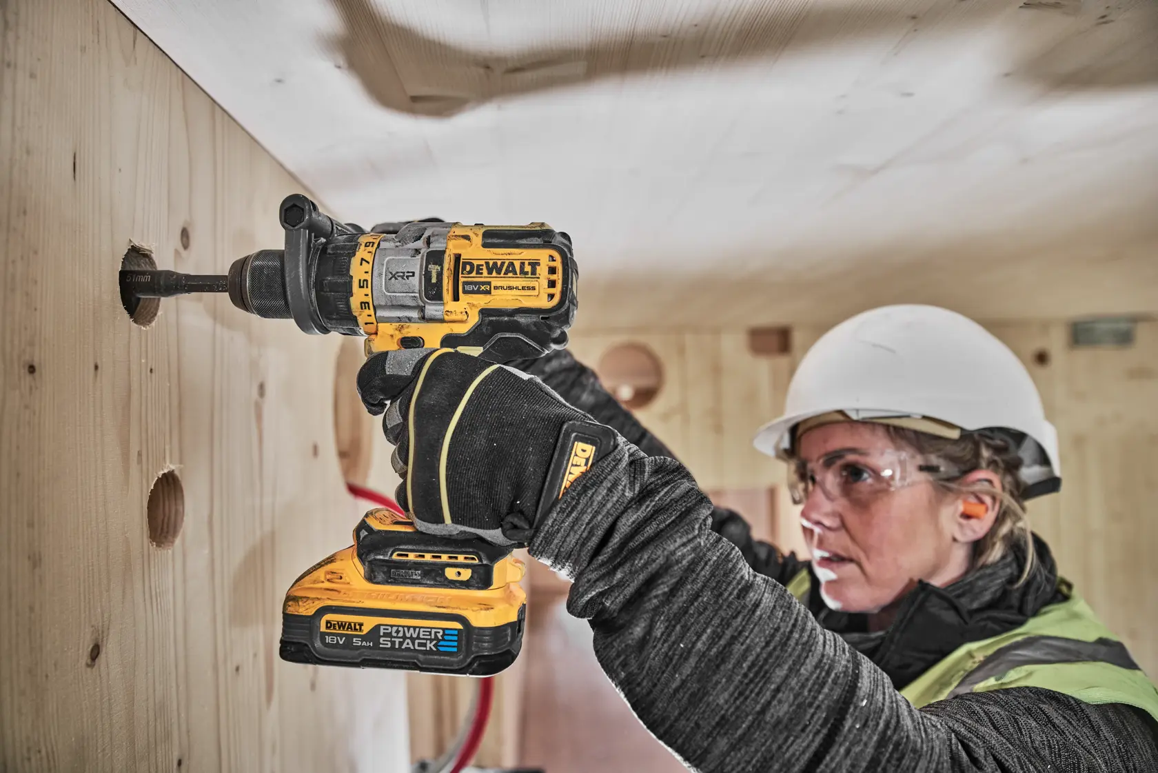 18V XR® Brushless XRP Hammer Drill Driver - 2 X 5Ah POWERSTACK™ BATTERY