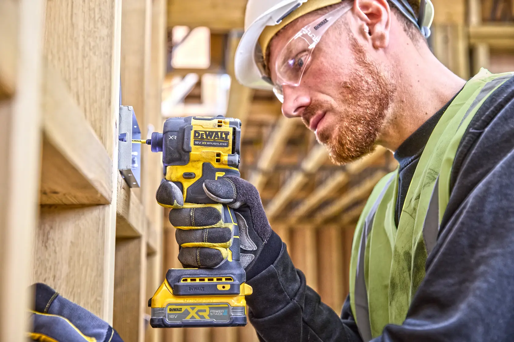 18v XR® Brushless Hydraulic Impact Driver - 2 X 1.7ah POWERSTACK™ Battery