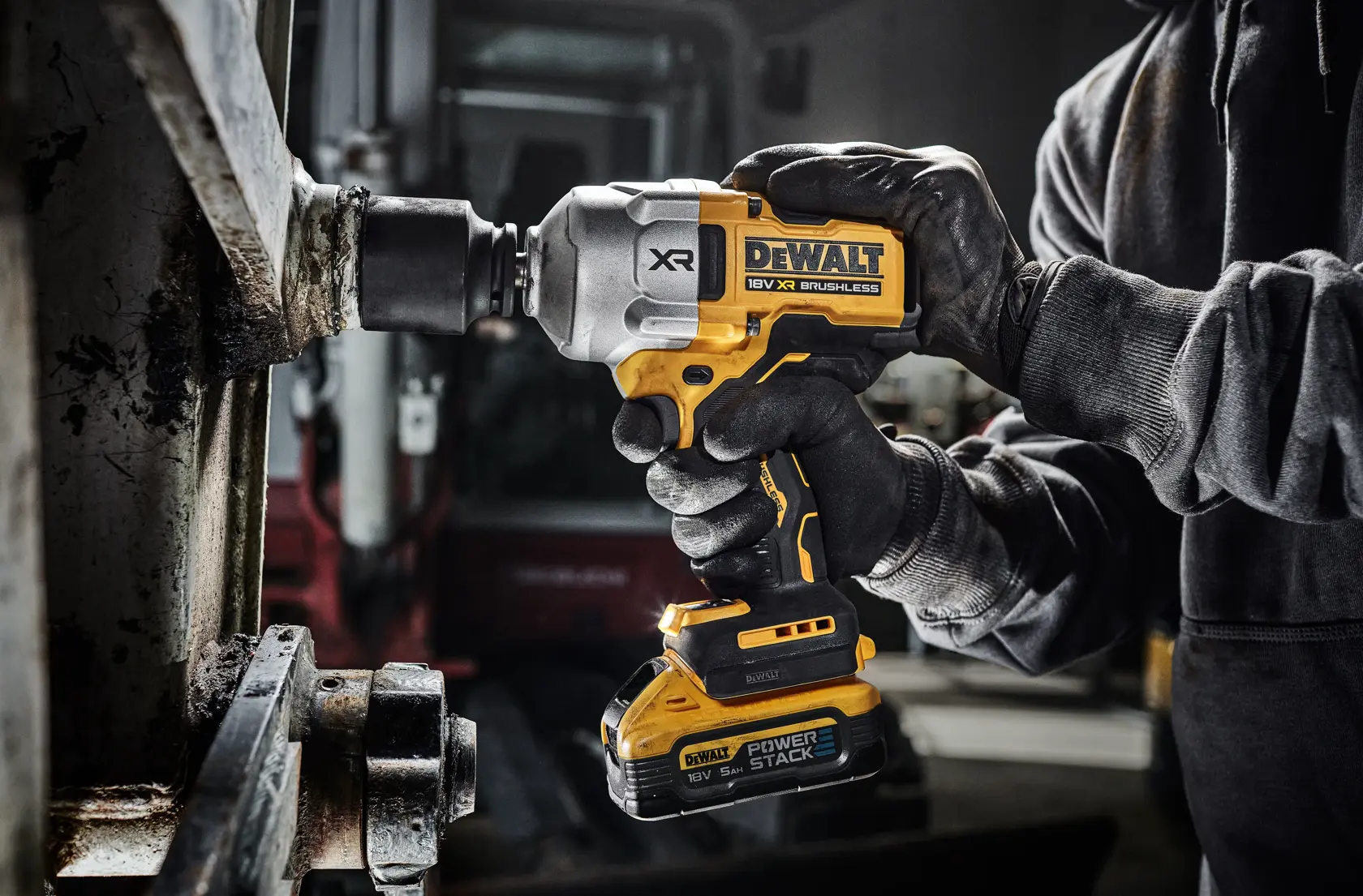 18V XR® Brushless 1/2" Hog Ring Premium High Torque Impact Wrench - 2 X 5Ah POWERSTACK™ Battery