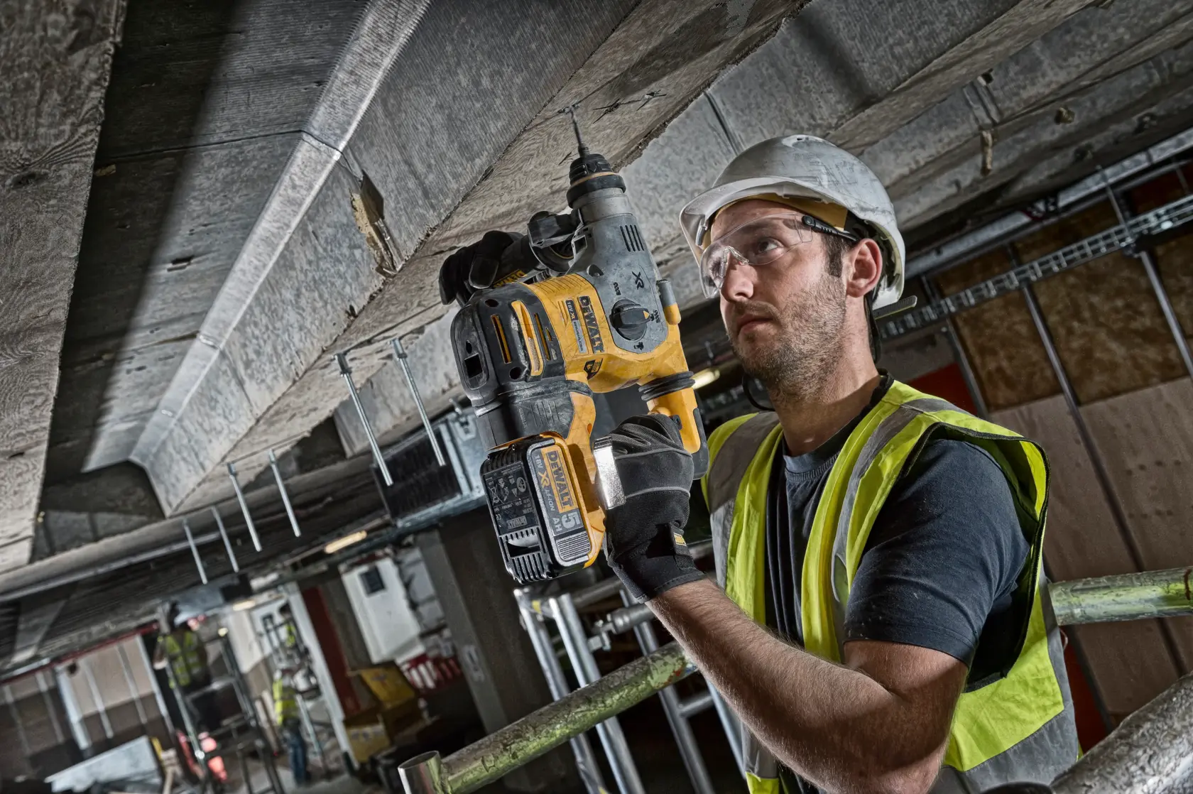 18V XR® Brushless 26mm SDS Plus Hammer Drill - 2 X 5Ah