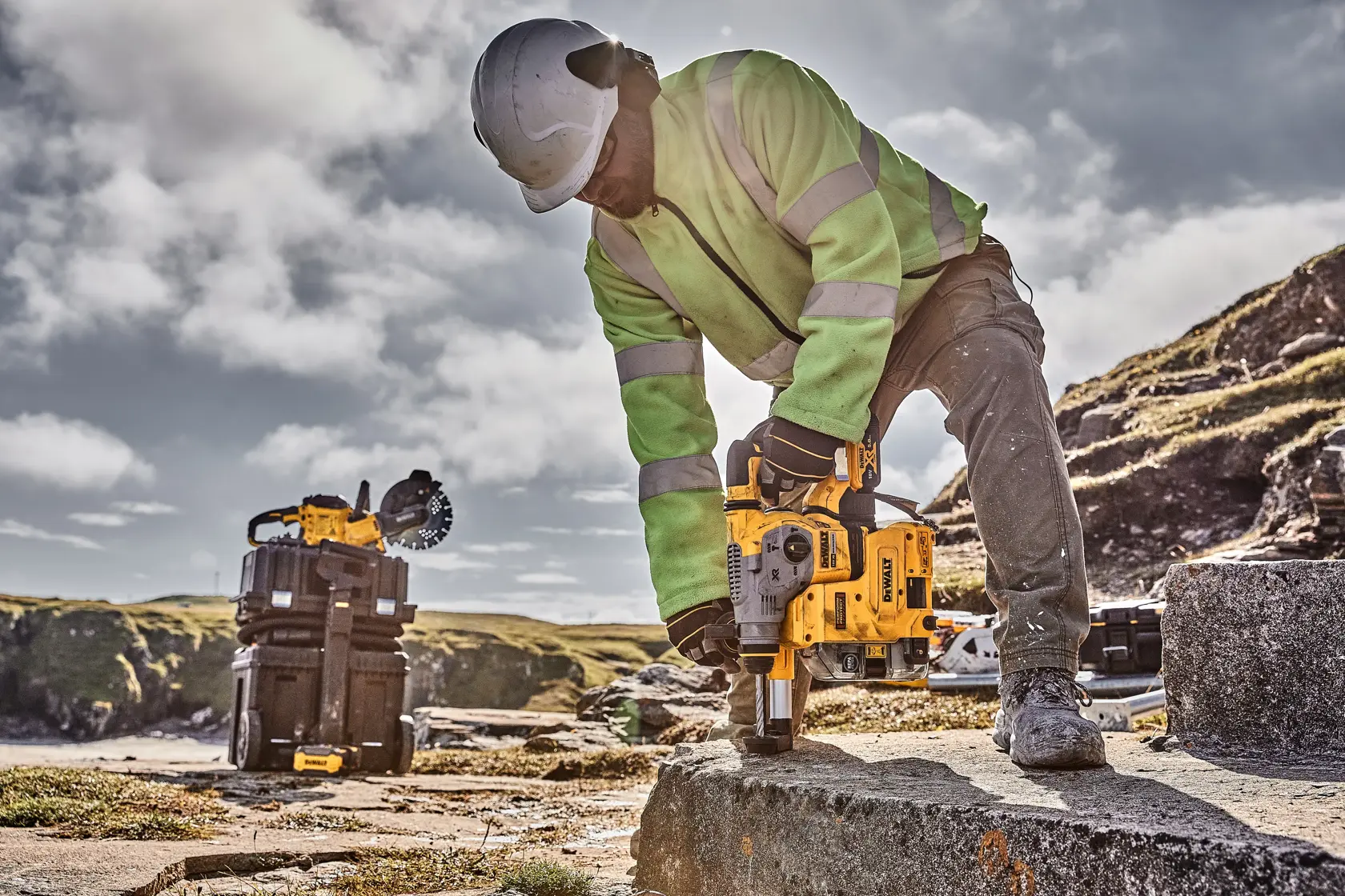 18V XR® Brushless 26mm SDS Plus Hammer Drill - 2 X 5Ah