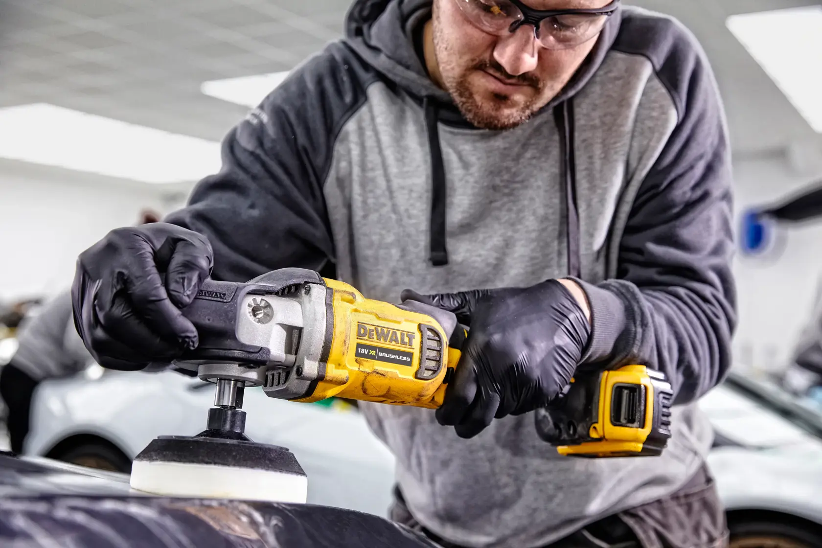 18V XR® Brushless 125mm Rotary Polisher - 2 x 5Ah