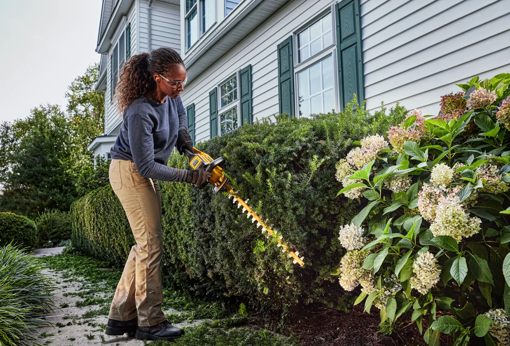 54V XR FLEXVOLT® 65cm Hedge Trimmer (31mm Blade Gap) - 1 x 9Ah