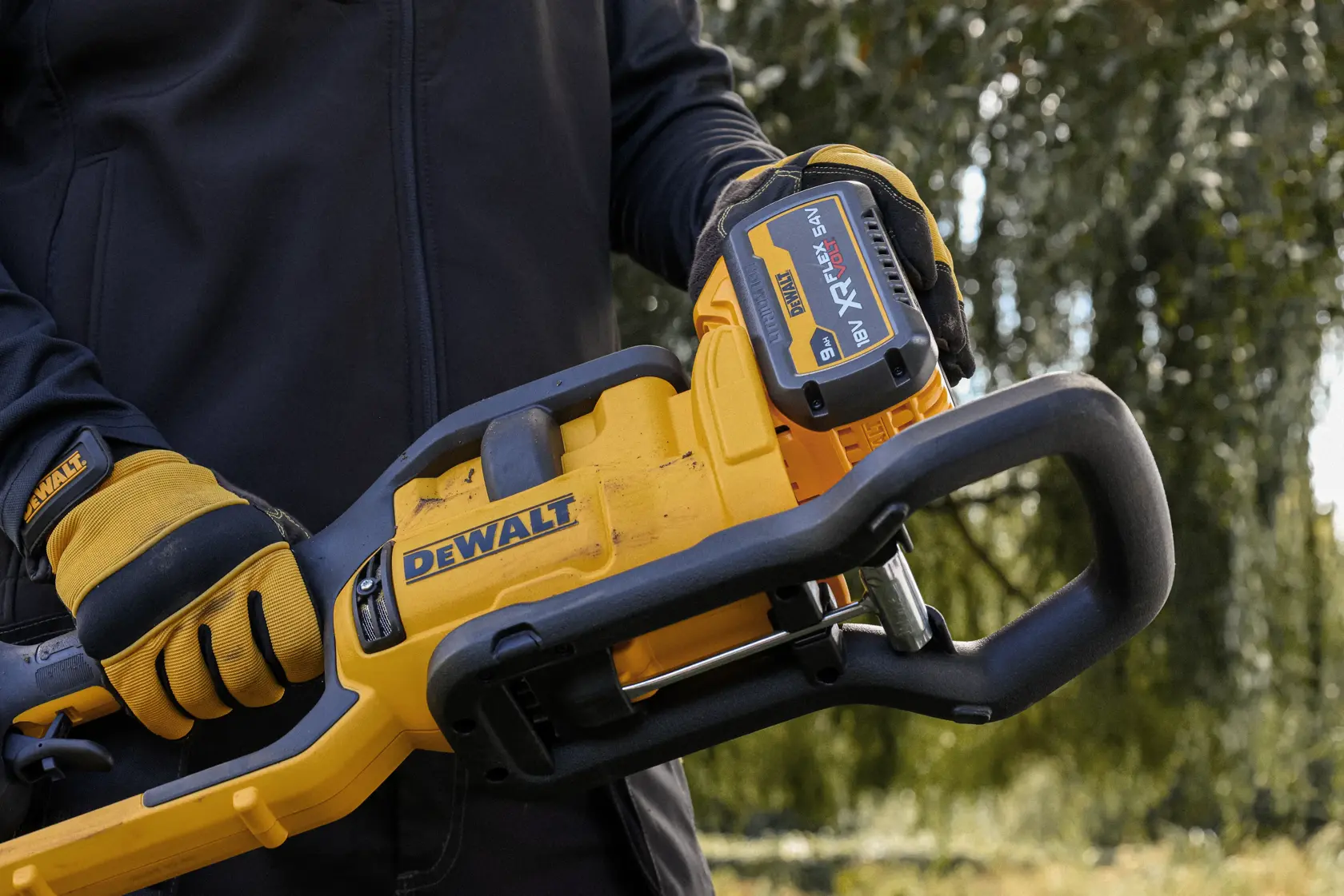 54V XR FLEXVOLT® Split Boom With String Trimmer Attachment - 1 x 9Ah