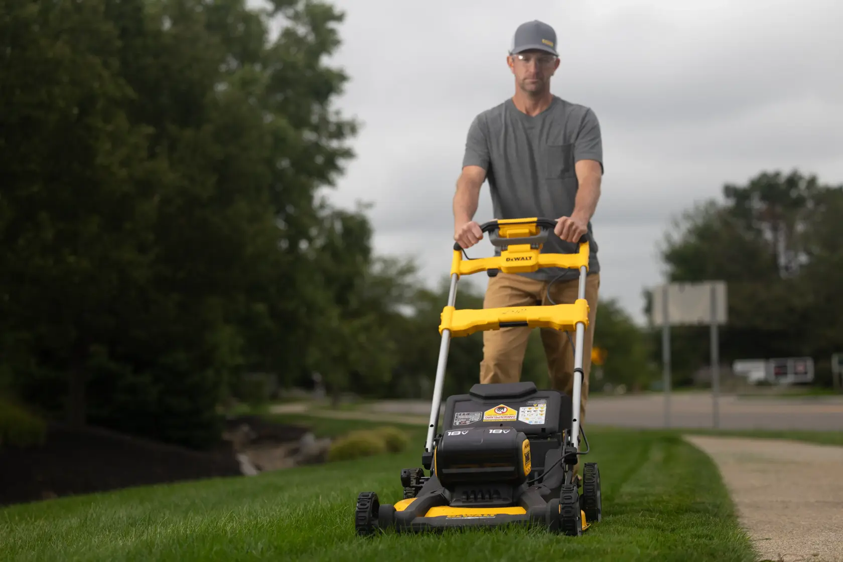 2 x 18V XR® 53cm Self-propelled Lawn Mower Powered By Two Batteries - Bare Tool Only