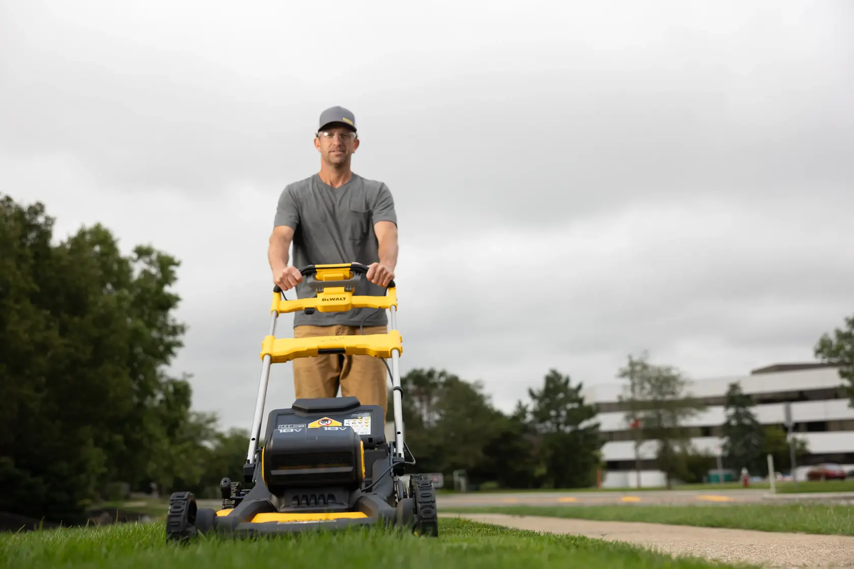2 x 18V XR® 53cm Self-propelled Lawn Mower Powered By Two Batteries - Bare Tool Only