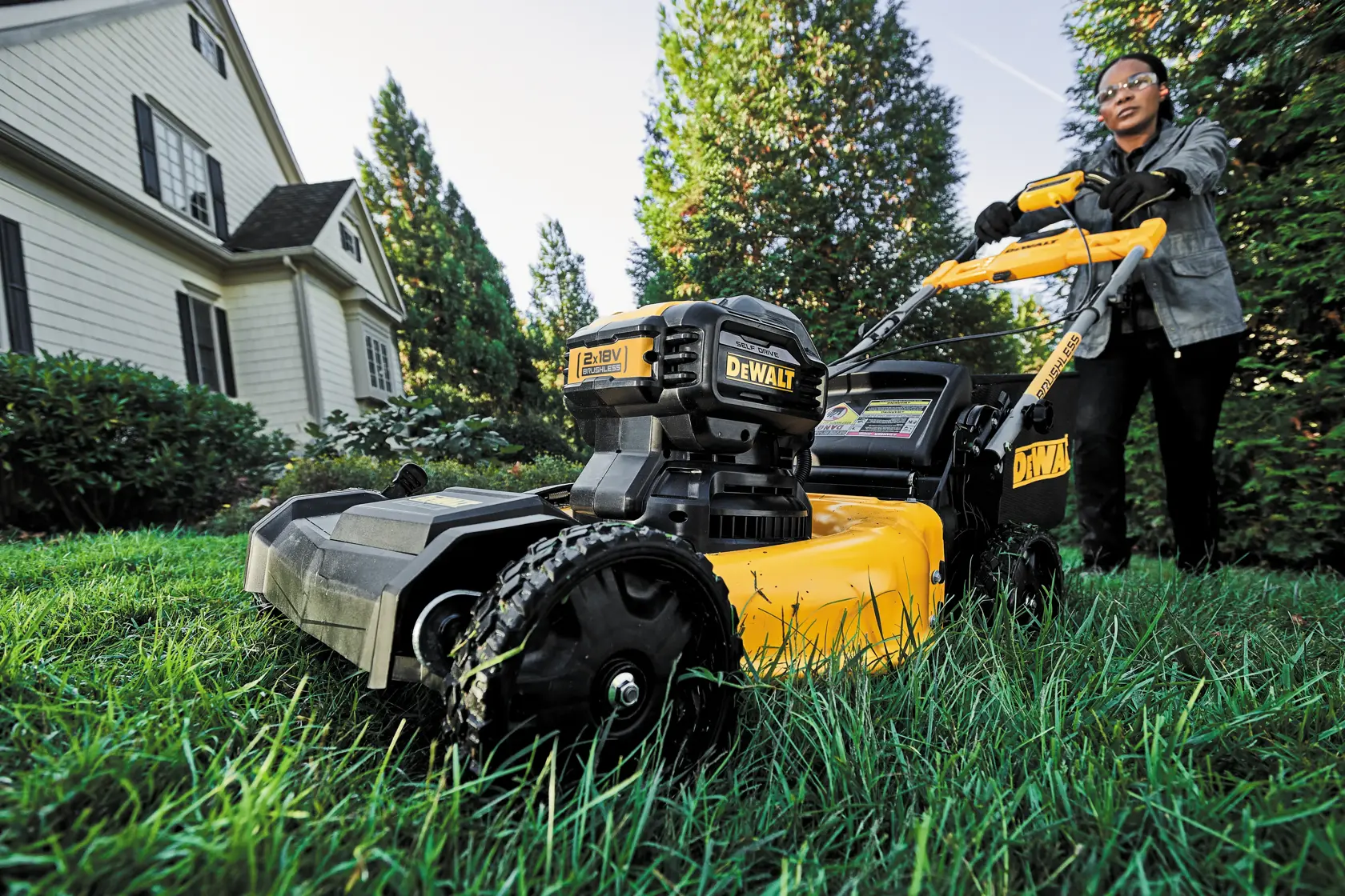 2 x 18V XR® Brushless Self-propelled Lawn Mower (Tool Only)