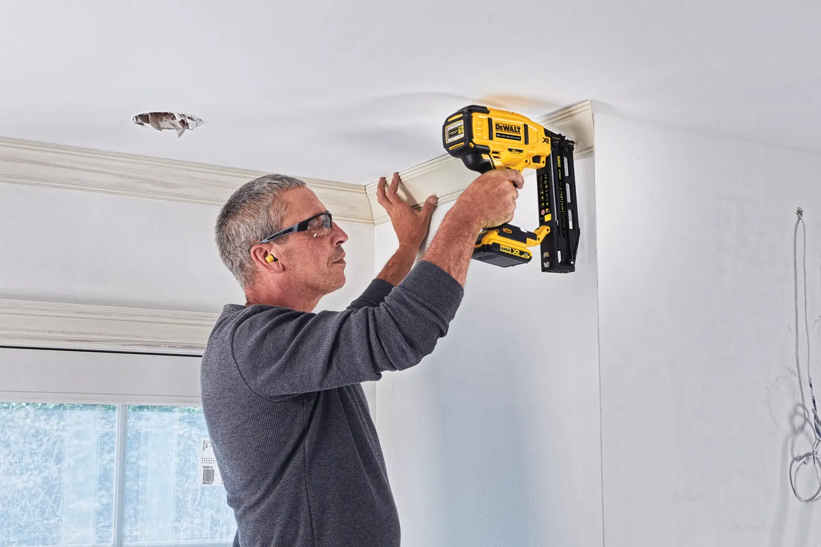 18V XR® Brushless 16Ga Second Fix Straight Nailer (Tool Only)