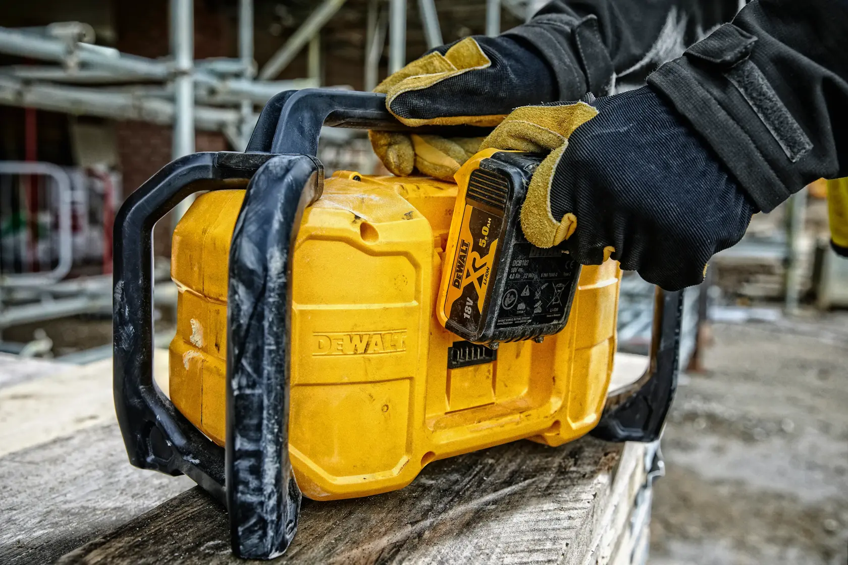 18V XR® Full-Sized Bluetooth Radio (Tool Only)