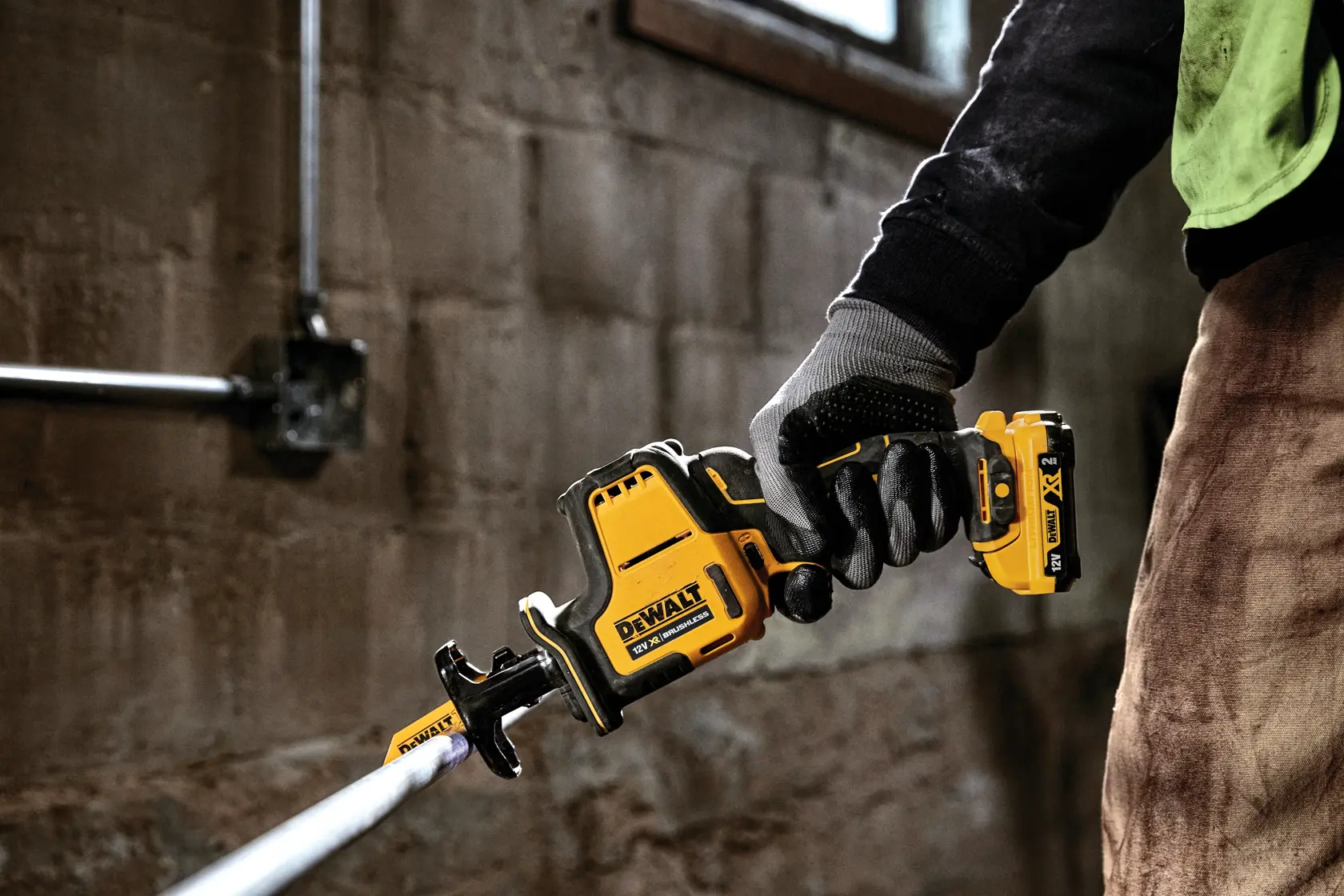 12V XR® Brushless Sub Compact Reciprocating Saw - 2 x 2Ah