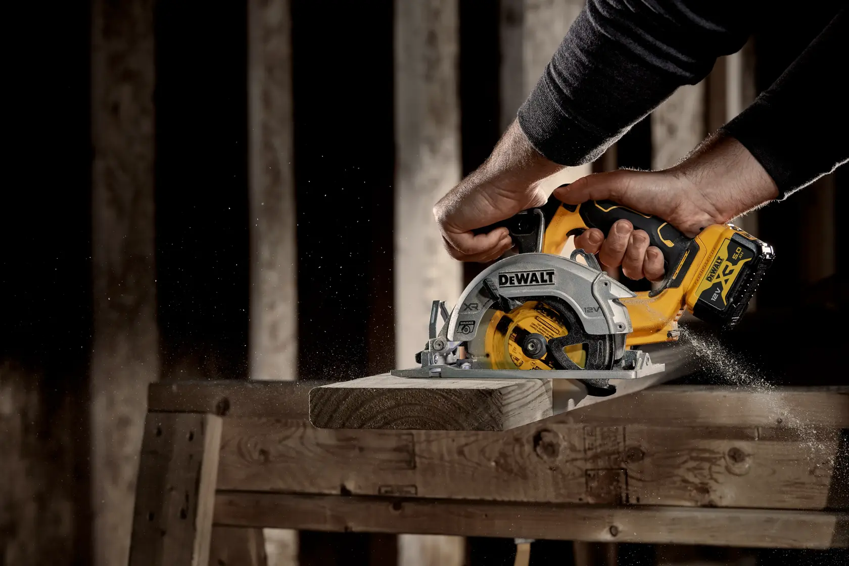 12V XR® Brushless 140 mm Circular Saw - Tool Only