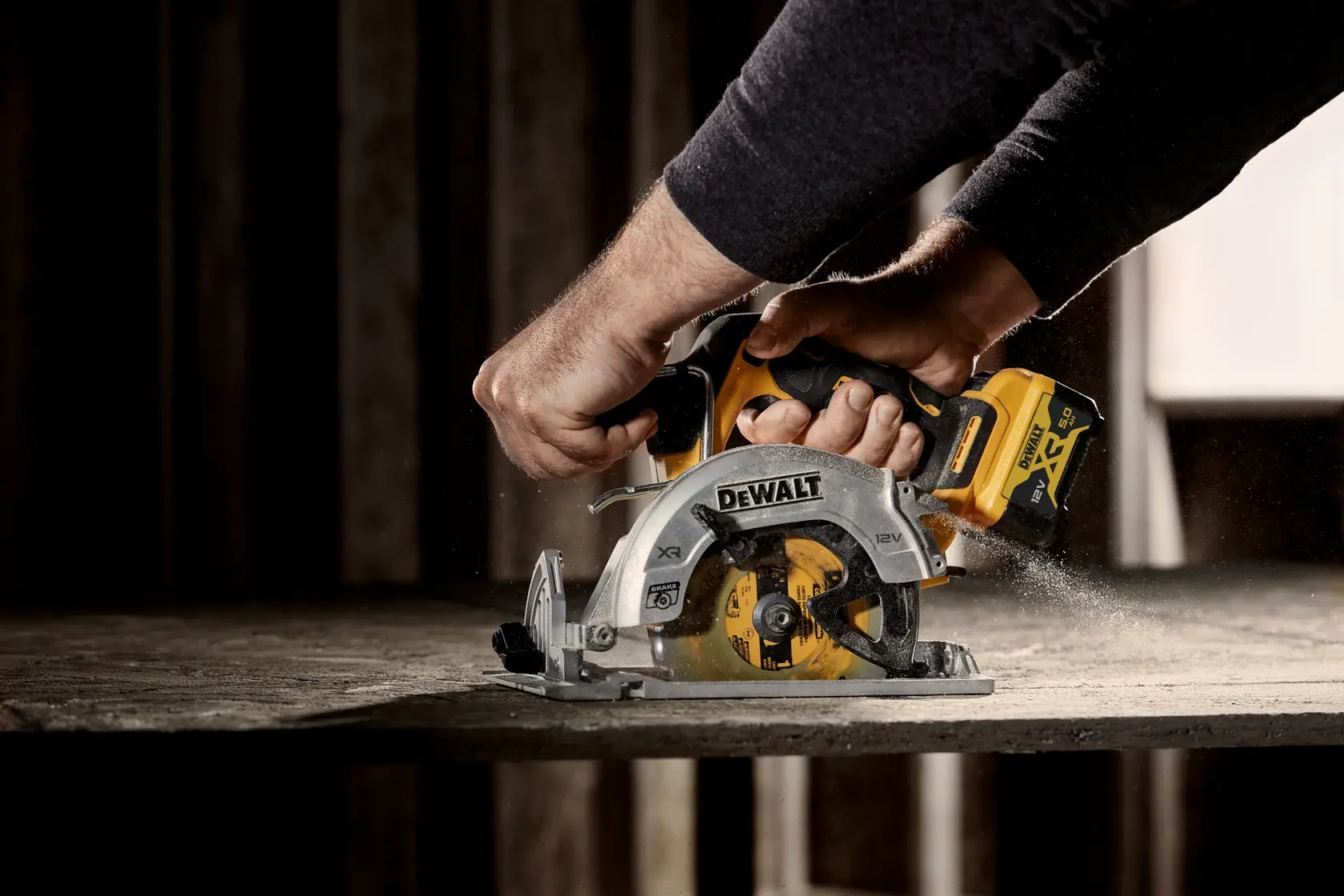 12V XR® Brushless 140 mm Circular Saw - Tool Only