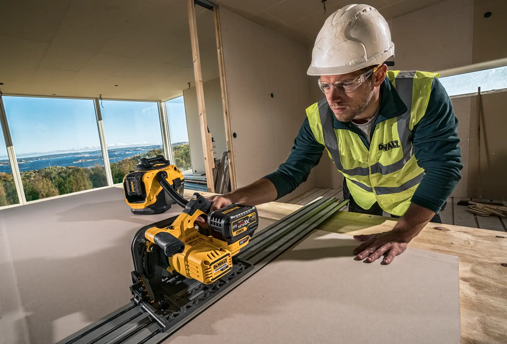 54v XR FLEXVOLT® 165 mm Plunge Saw (Tool Only)