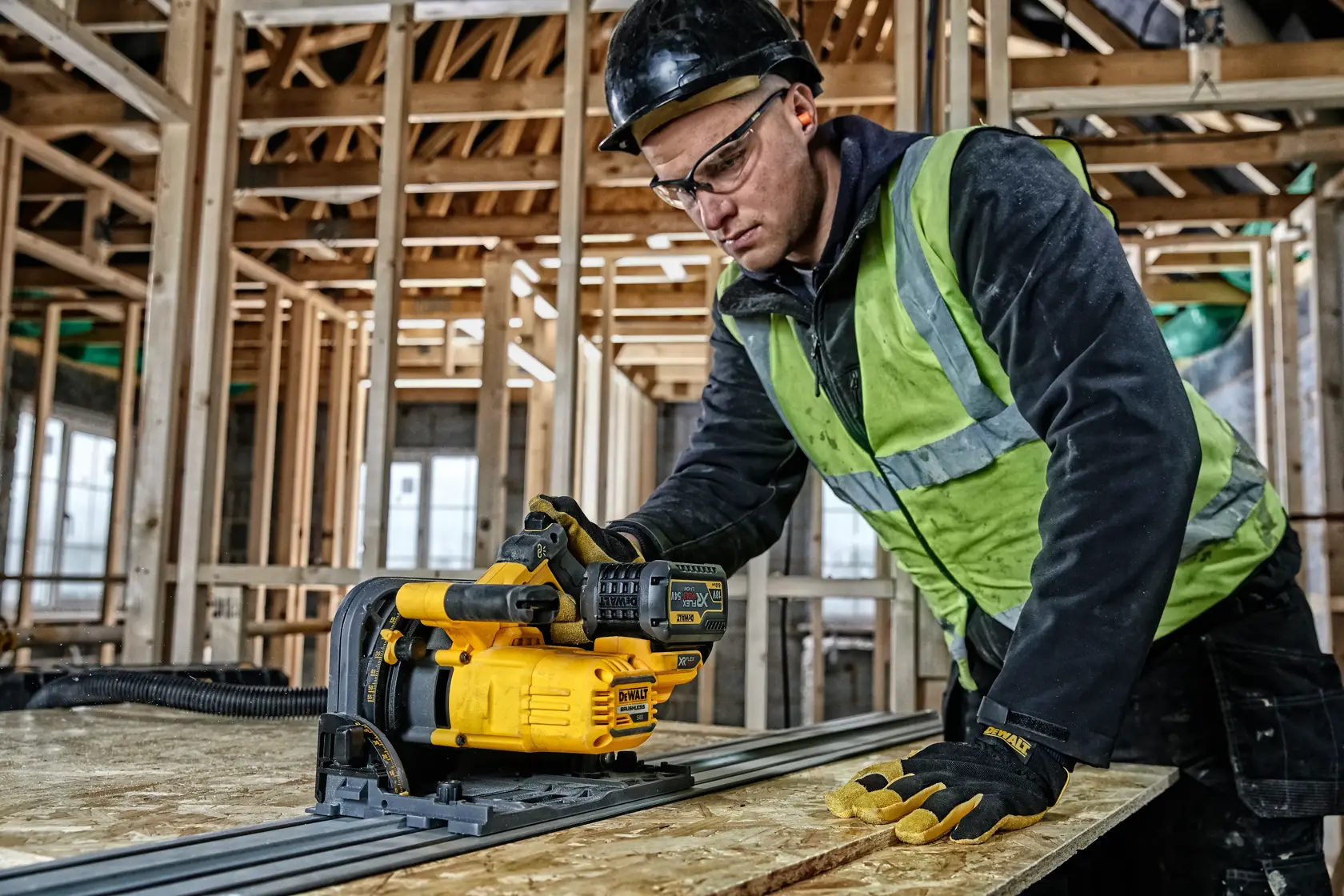 54V XR FLEXVOLT® 165 mm Plunge Saw - 2 x 6Ah