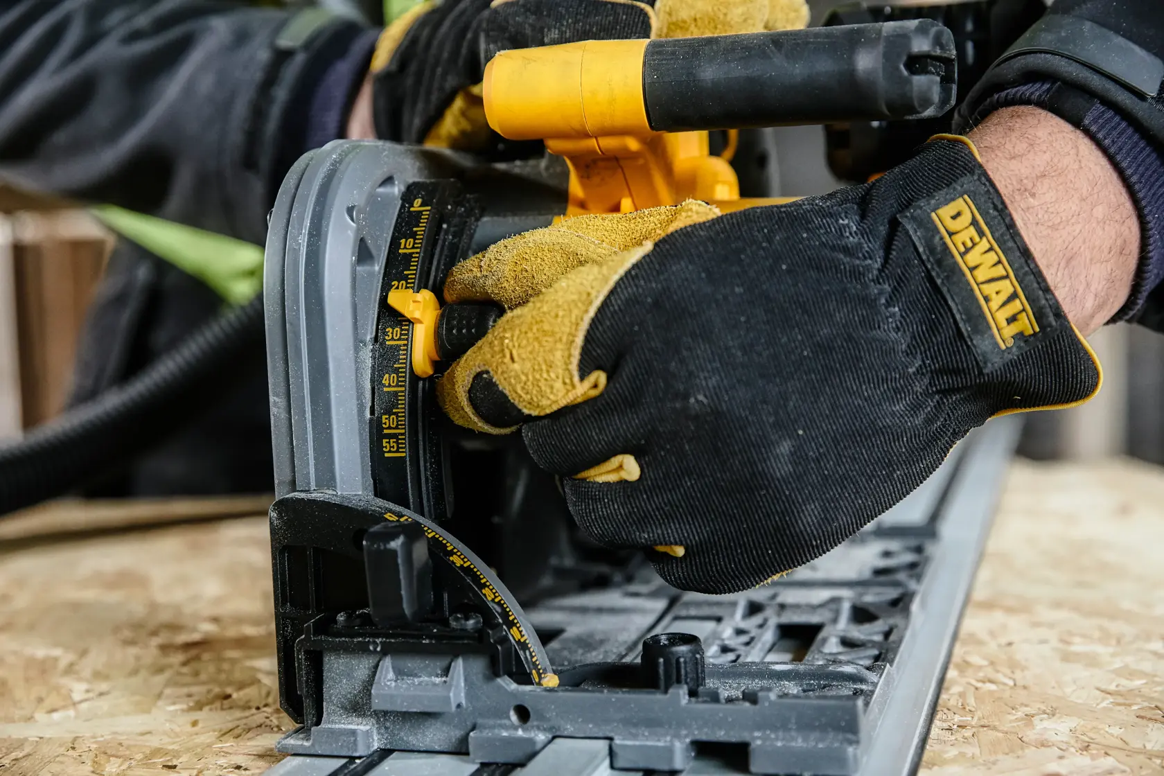 54V XR FLEXVOLT® 165 mm Plunge Saw - 2 x 6Ah