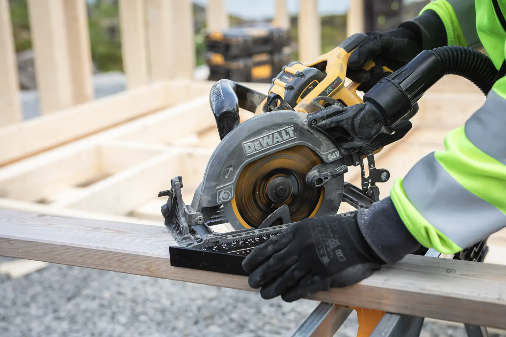 54V XR FLEXVOLT® 190 mm Rail Compatible Circular Saw - 2 x 9Ah