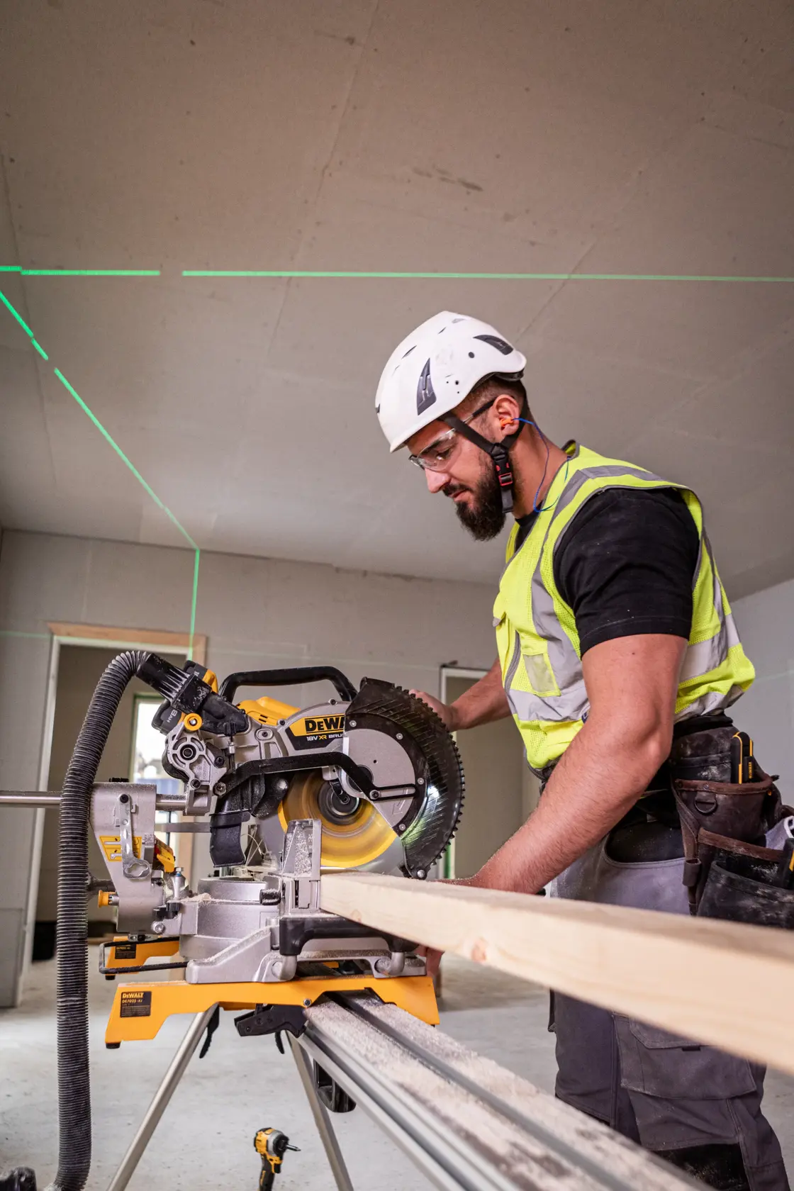 18V XR® 305mm Mitre Saw (Tool Only)