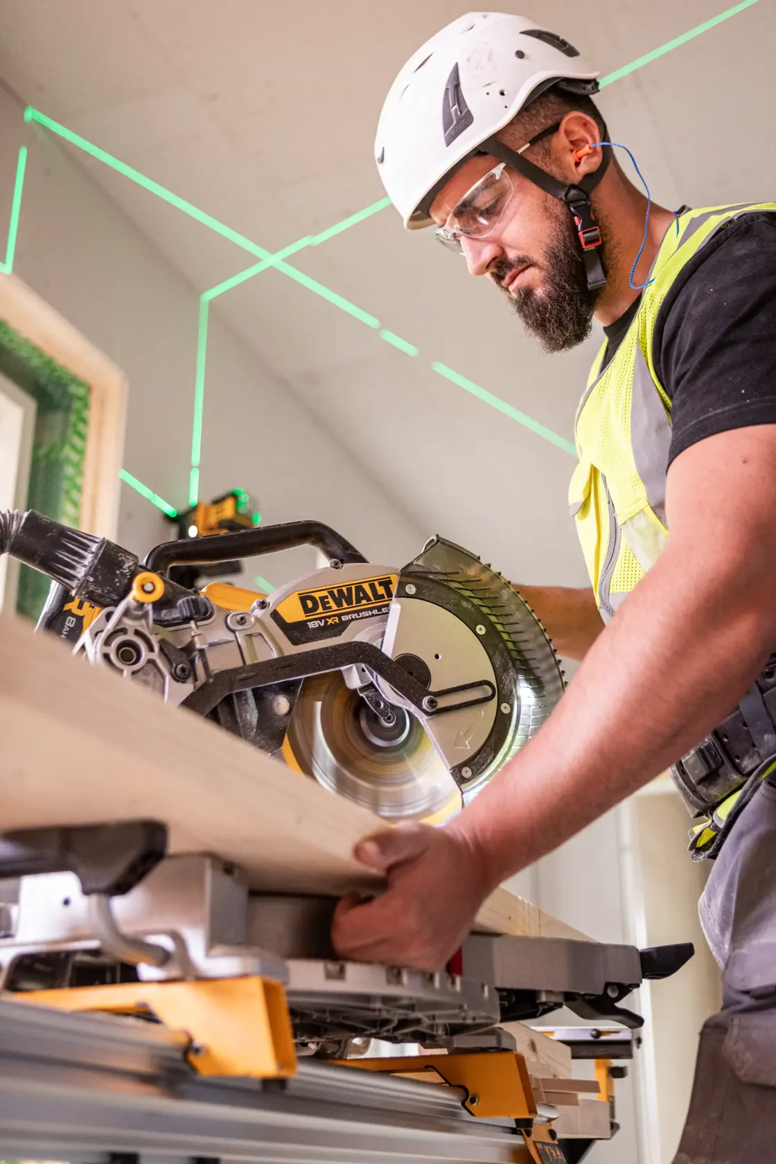 18V XR® 305mm Mitre Saw (Tool Only)