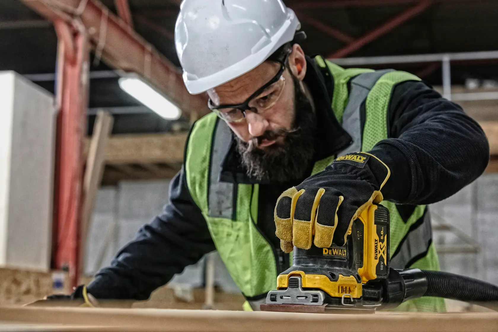 18V XR® Brushless 1/4 Sheet Palm Sander (2 x 5 Ah)