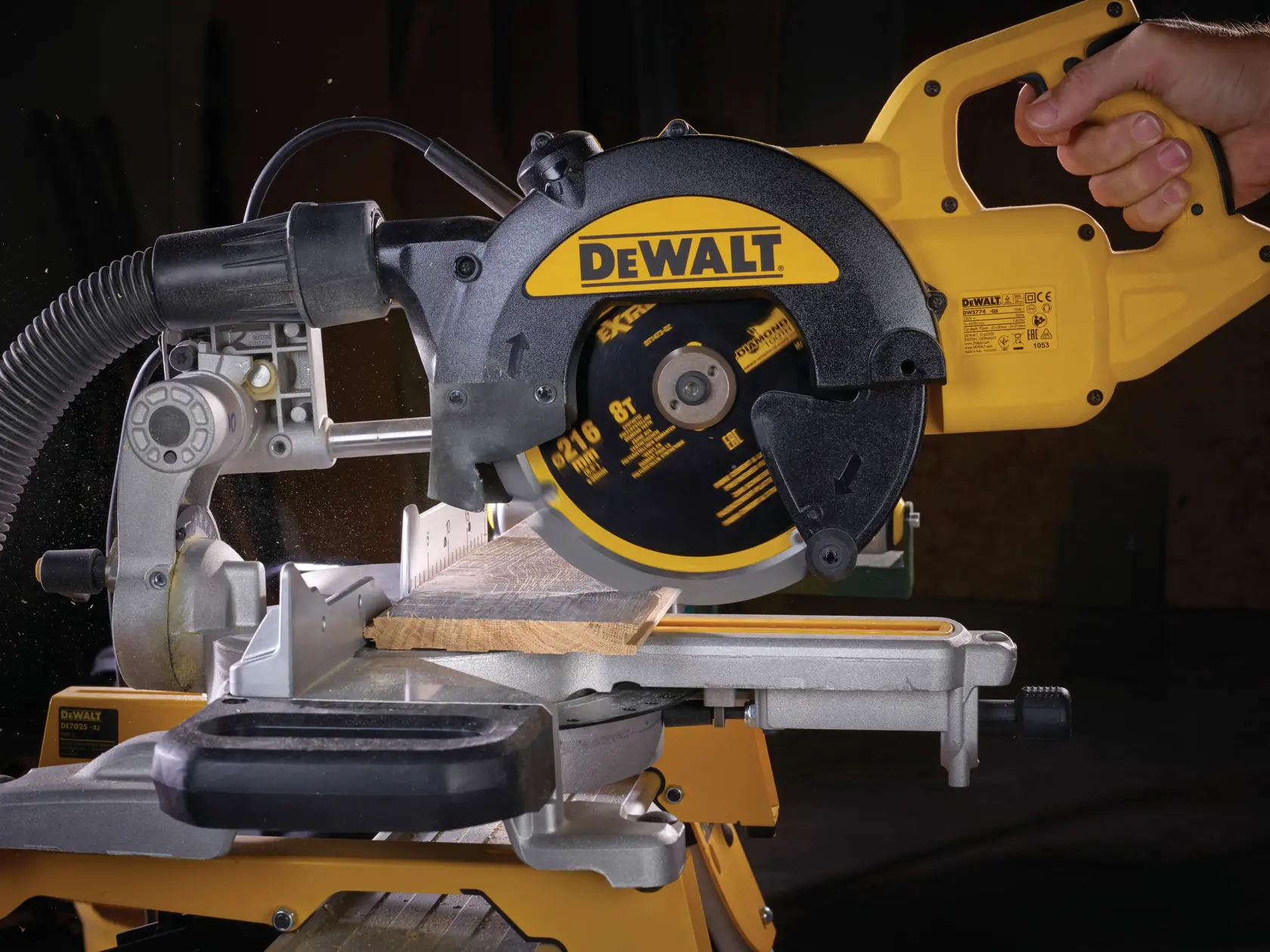 Extreme 216mm x 30mm 8t Pcd Multi Material Circular Saw Blade