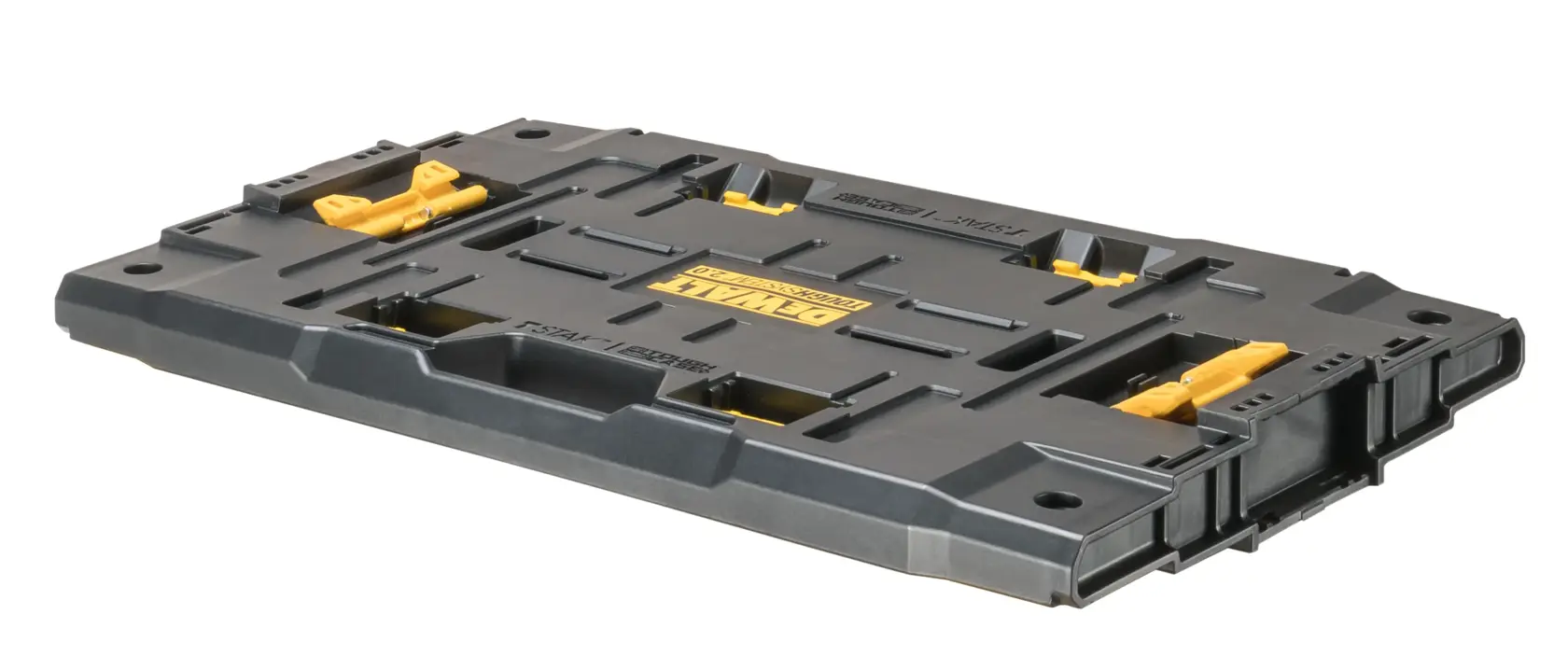 Un plateau de rangement pour outils plat noir et jaune DEWALT, conçu pour organiser et transporter des outils. Le plateau dispose de poignées intégrées et de loquets de sécurité compatibles avec l'empilage.
