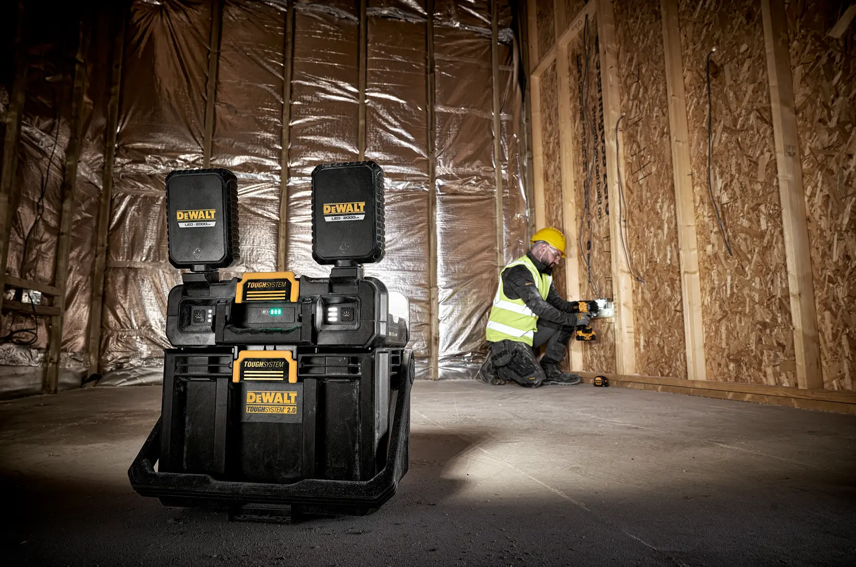TOUGHSYSTEM 2.0® Adjustable Work Light With Storage