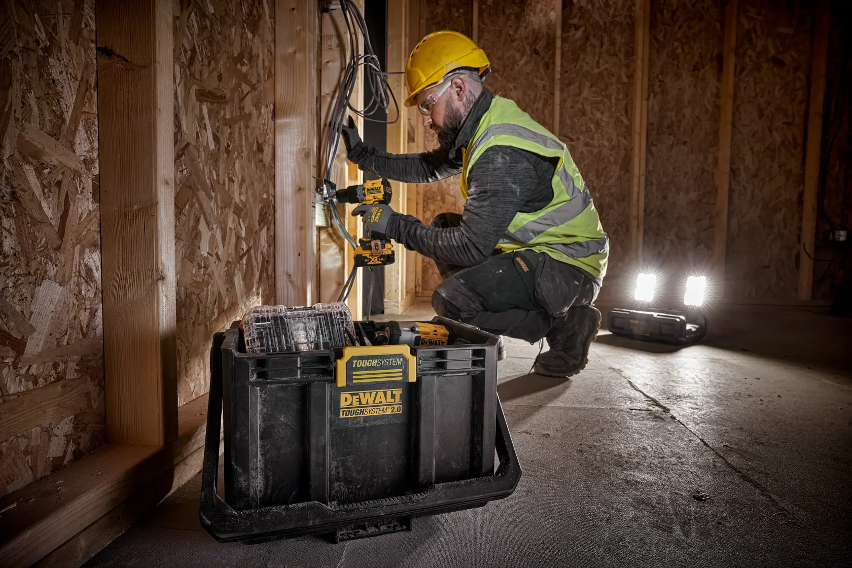 TOUGHSYSTEM 2.0® Adjustable Work Light With Storage