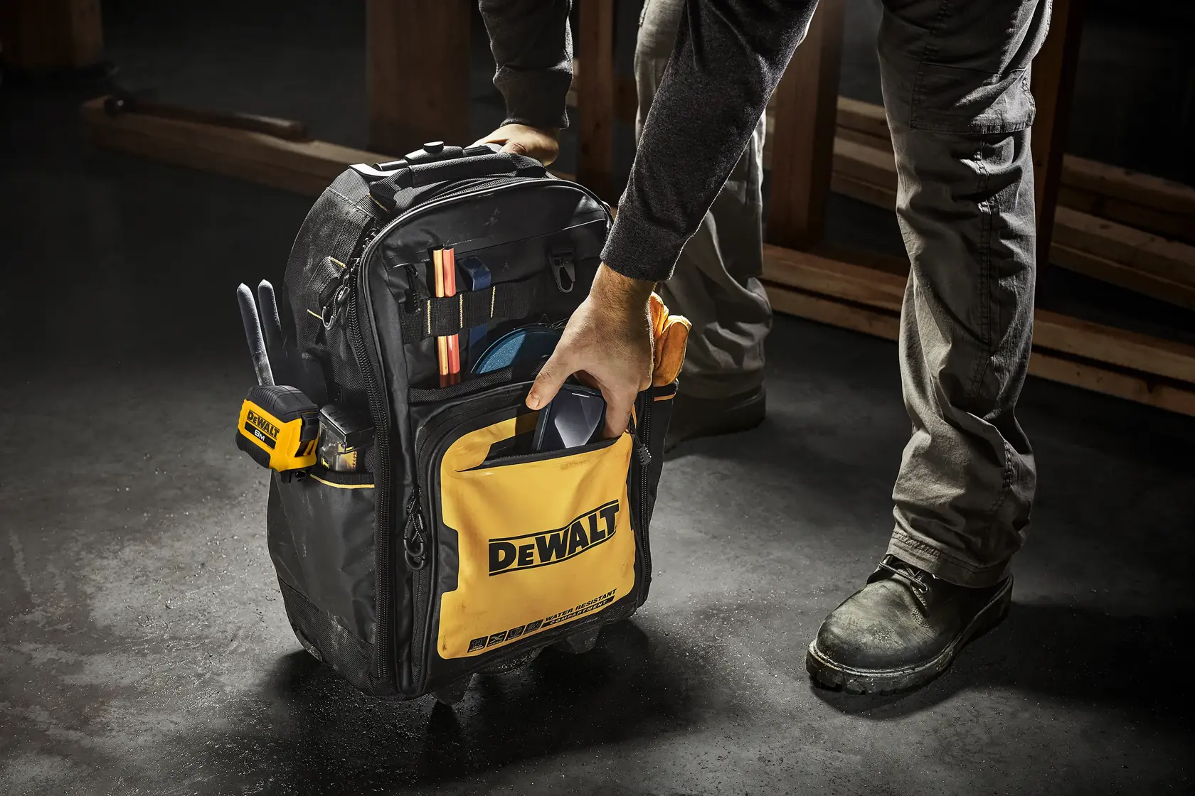 PRO Backpack On Wheels